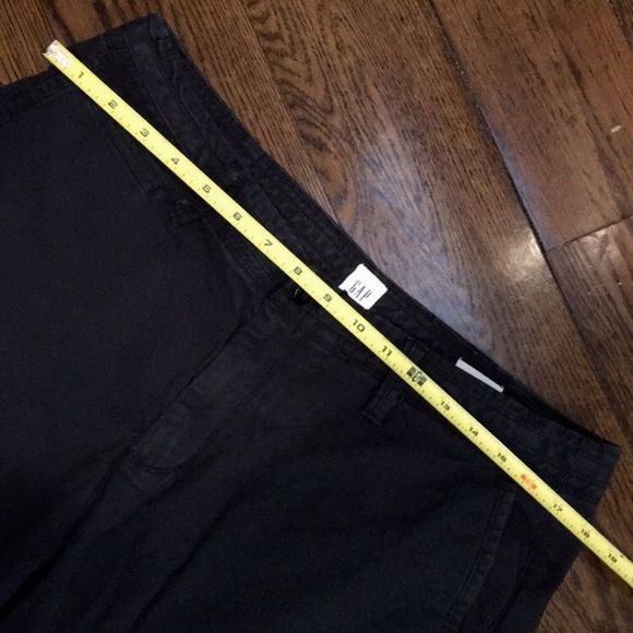 GAP Black Flat Front Shorts Waist 34 NWOT - Picture 4 of 9